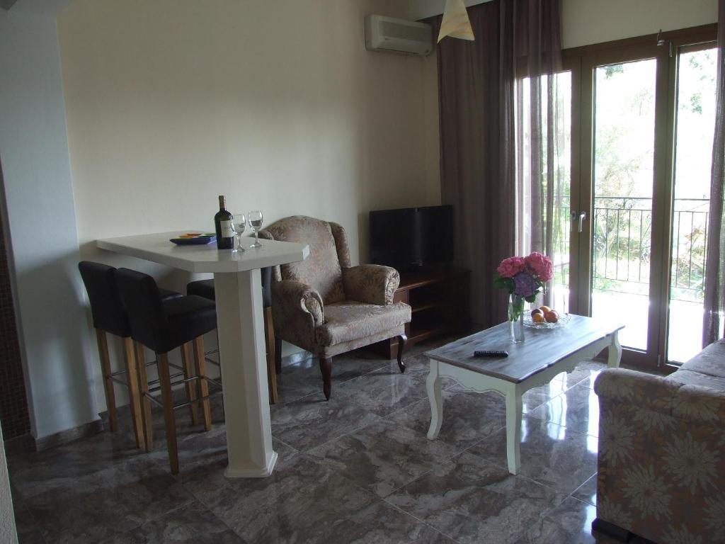 Skiathos Argento Aparthotel 4*
